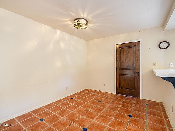 5th image of 1104 Paquita St