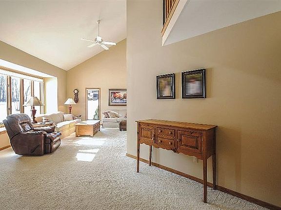 5th image of 10252 Normonie Ct