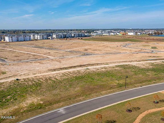 2nd image of 600 Oceans Blvd
