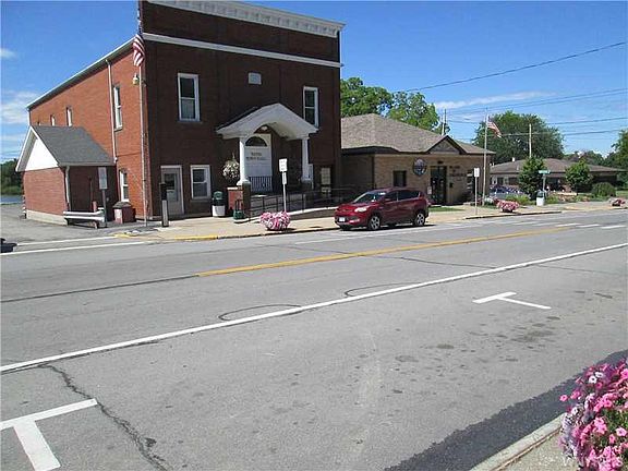 5th image of 9 S Main St