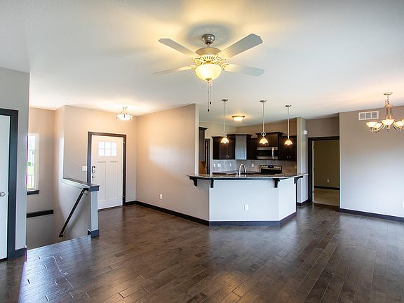 4th image of 604 Goldspike Ct