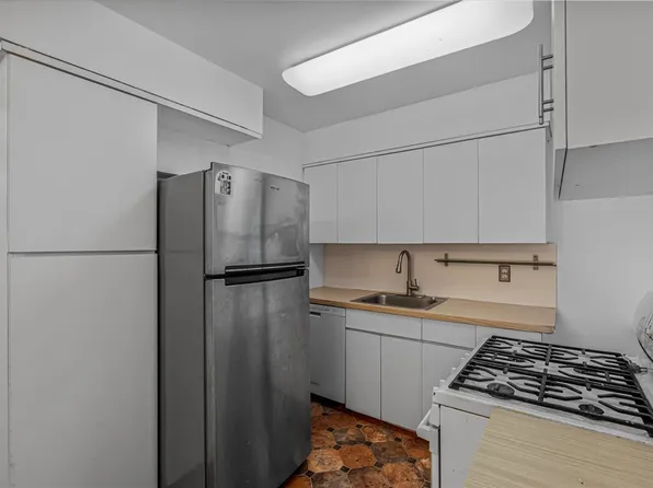 144-55 Melbourne Avenue image 15 of 19