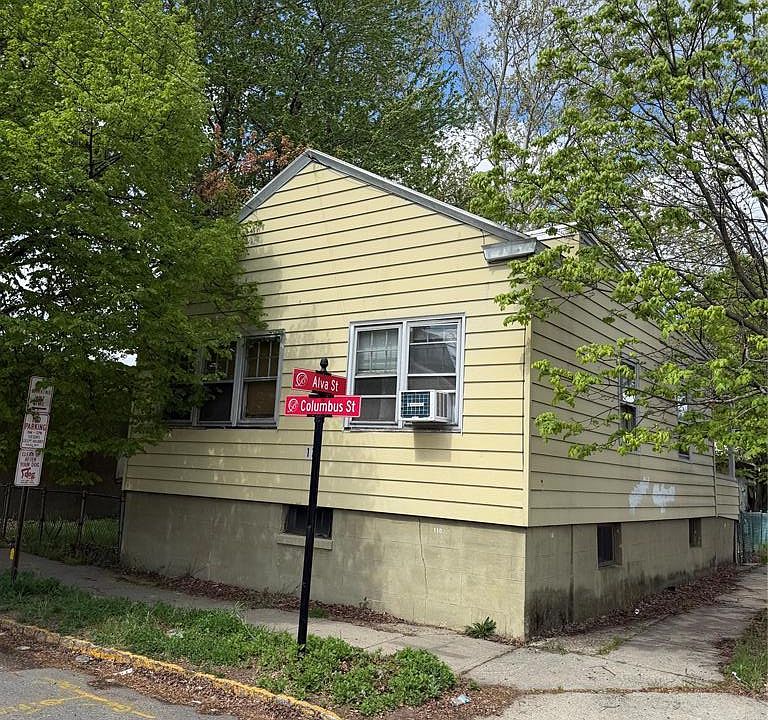 1st image of 39 Columbus St