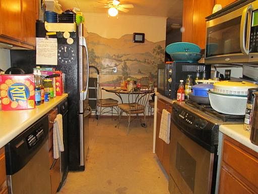 5th image of 1713 N Franklin St