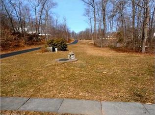 43 Devonshire Ln, Madison, CT 06443