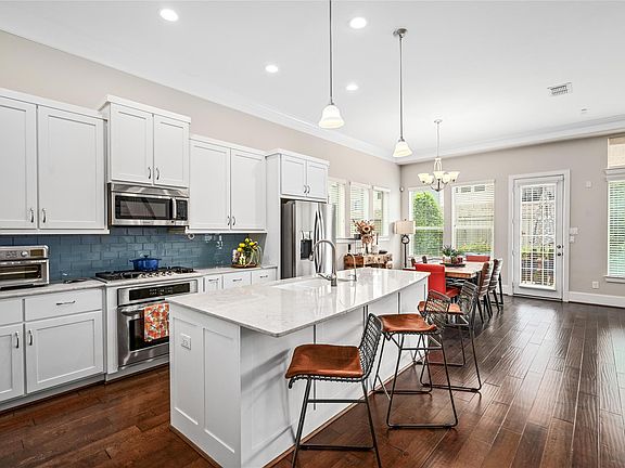 5th image of 1407 Devonshire Manor Ln