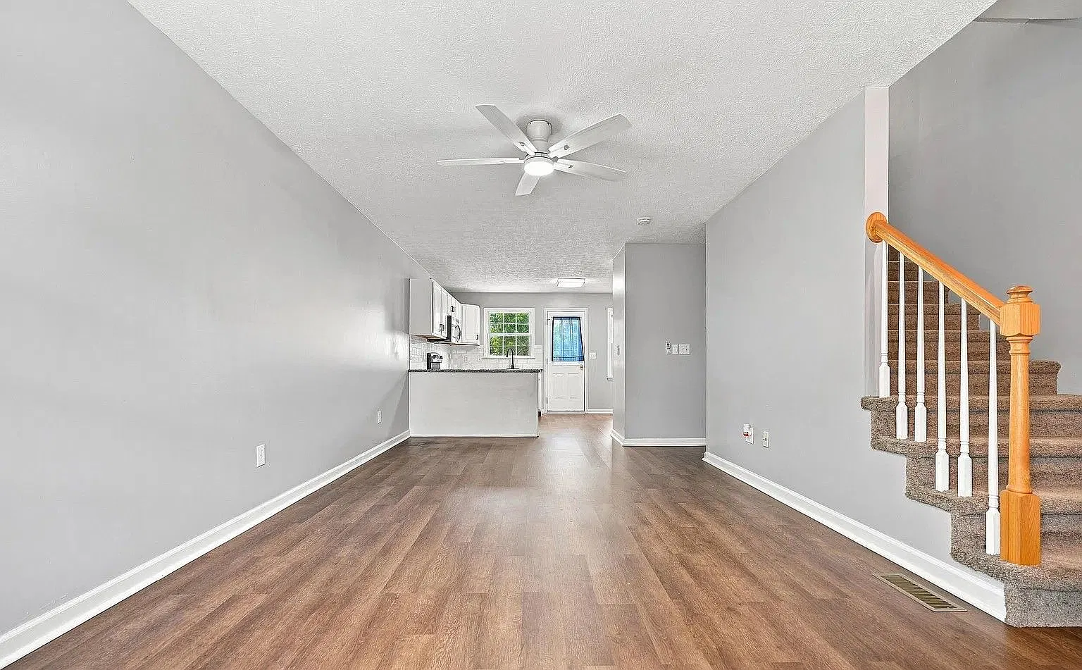 Beautifully updated end-unit home in the heart of Bristol, VA — Photo 3