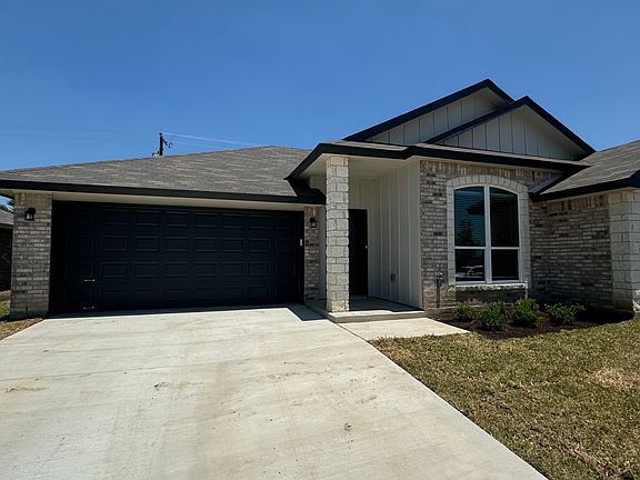 4th image of 145 Atlas Ave