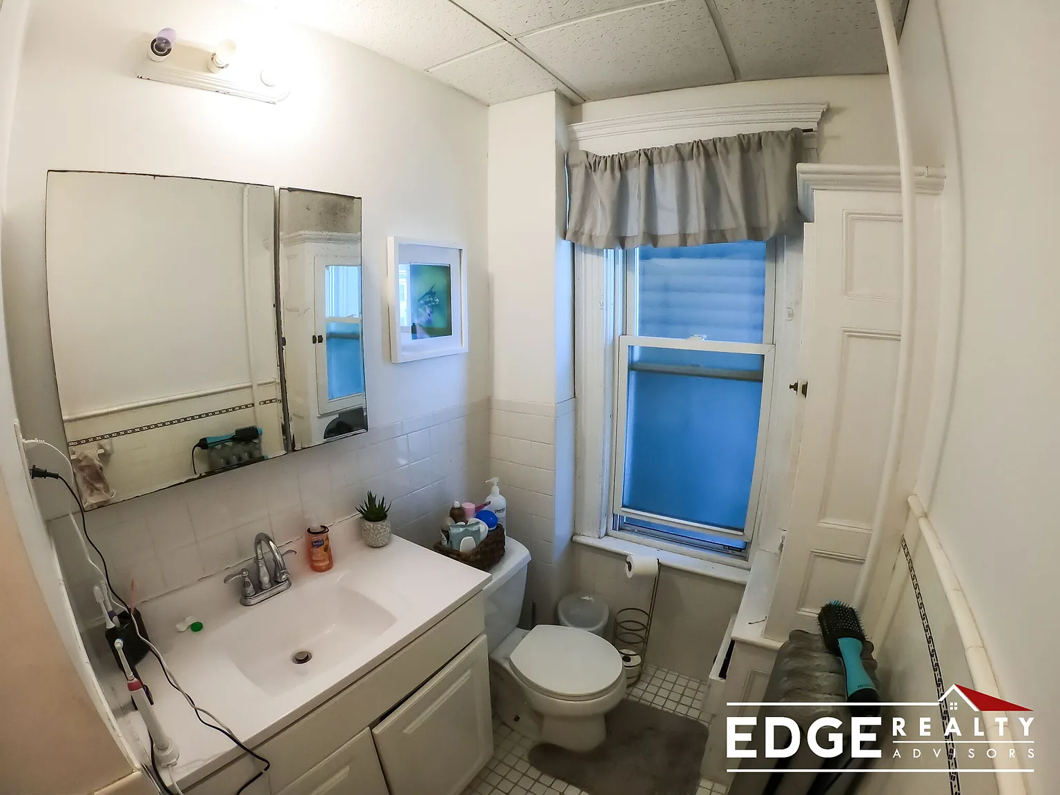 4 bed, 1400 sqft, $2,700 — Photo 4