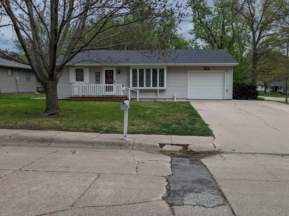 1014 N 16th St, Beatrice, NE 68310