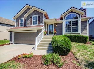 16157 S Curtis St, Olathe, KS 66062