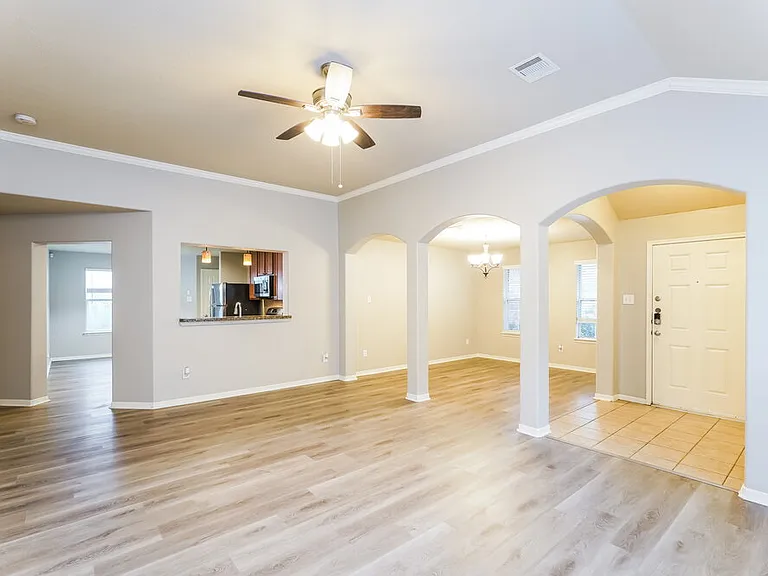 1710 Leafhopper Ln — Photo 4