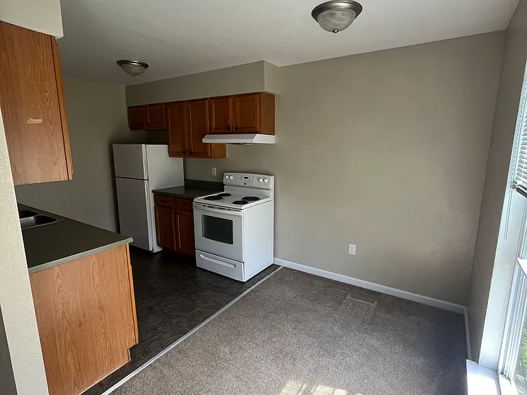 417 N Walnut St #2 — Photo 6