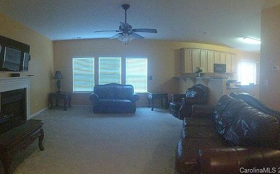 3rd image of 915 Coach House Ct