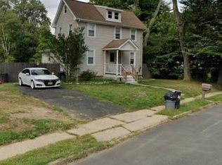 60 Woodland Ave, Ewing, NJ 08638
