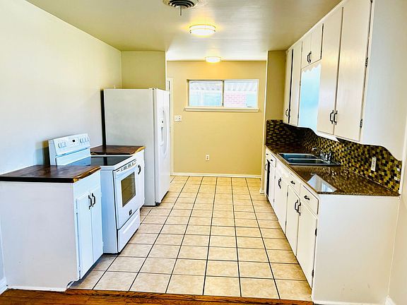 5th image of 3921 NW 16th St