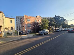 70-56 45th Ave, Flushing, NY 11377