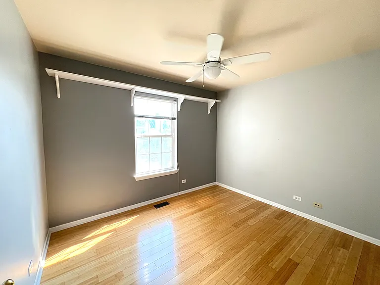 812 Canterbury Ln — Photo 16
