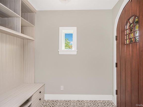 5th image of 277 Devoe Avenue