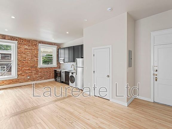 3rd image of 1256 N Clarkson St #8