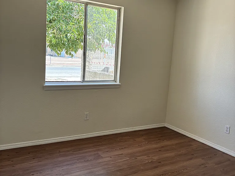 10830 Cardigan Dr — Photo 8