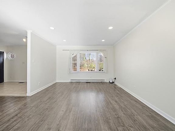 5th image of 3932 Pierce Ln