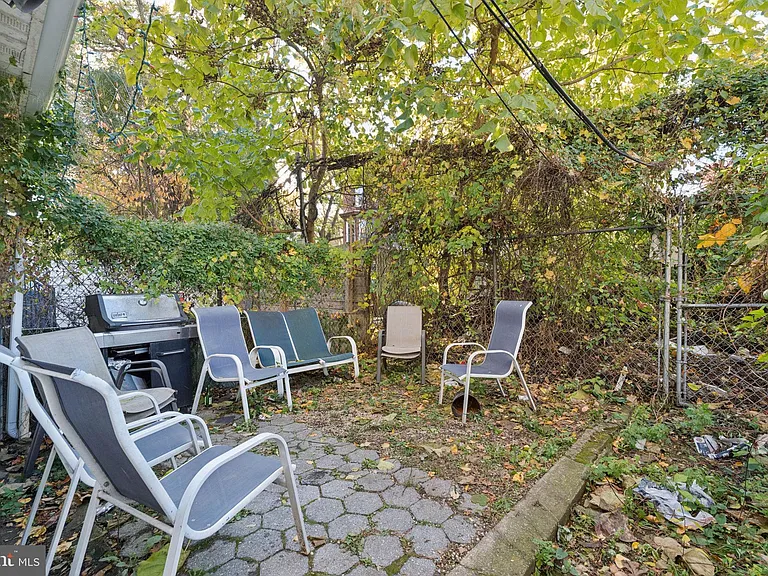 1722 N Willington St — Photo 7