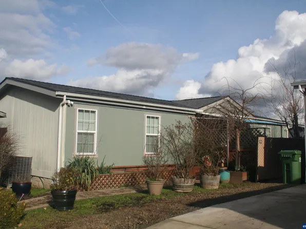 1015 Oak St Unit 77, Silverton, OR 97381