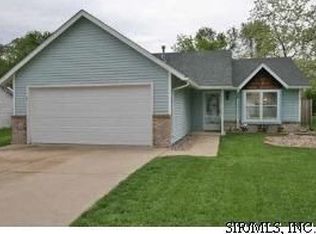 1106 Jacquelyn Ct, Maryville, IL