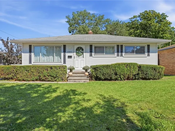 21810 Forestview Cir, Brookpark, OH 44142
