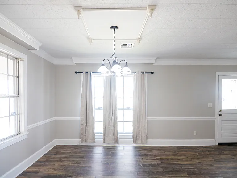 311 S Morgan Ave — Photo 10