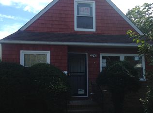 118 Robinwood Ave, Hempstead, NY 11550