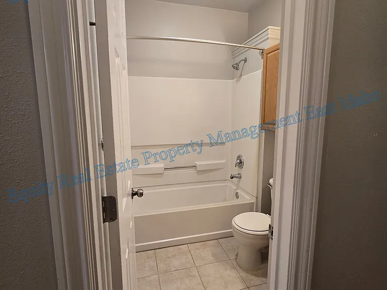 416 W Lewis St #114 — Photo 14