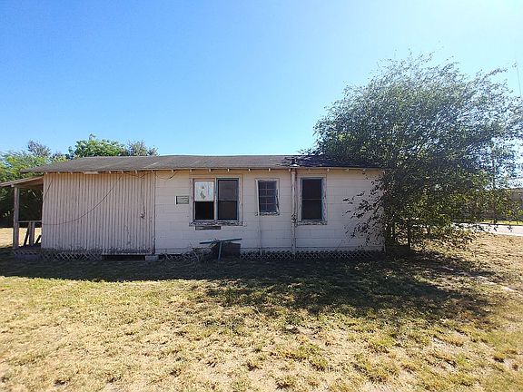 2nd image of 404 W Cypress Ave