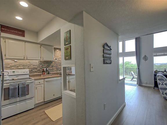 5th image of 549 Demarett Dr
