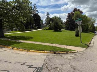 Leif Erikson Dr, Decorah, IA 52101