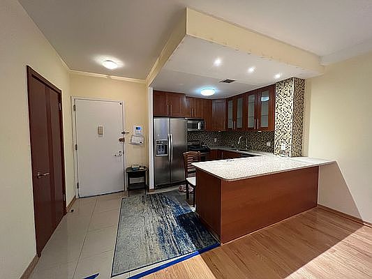 5th image of 40 Oceana Dr W APT 6B
