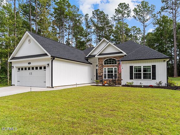 2nd image of 416 Sandlewood Drive NW