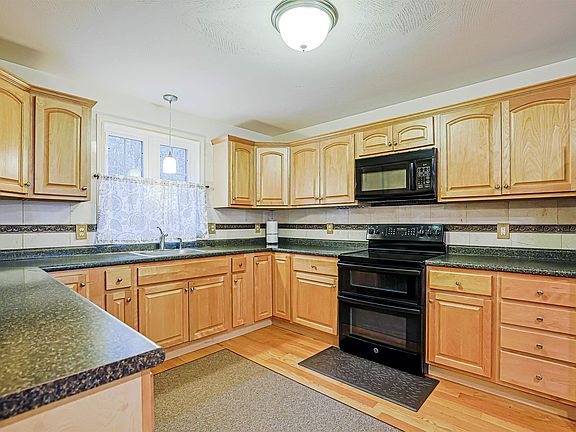 4th image of 68 Waterford Drive