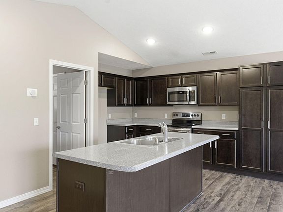 5th image of 161 Country Ridge Way