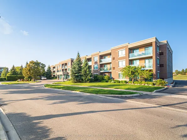 55 Via Rosedale #204, Brampton, ON L6R 0V1