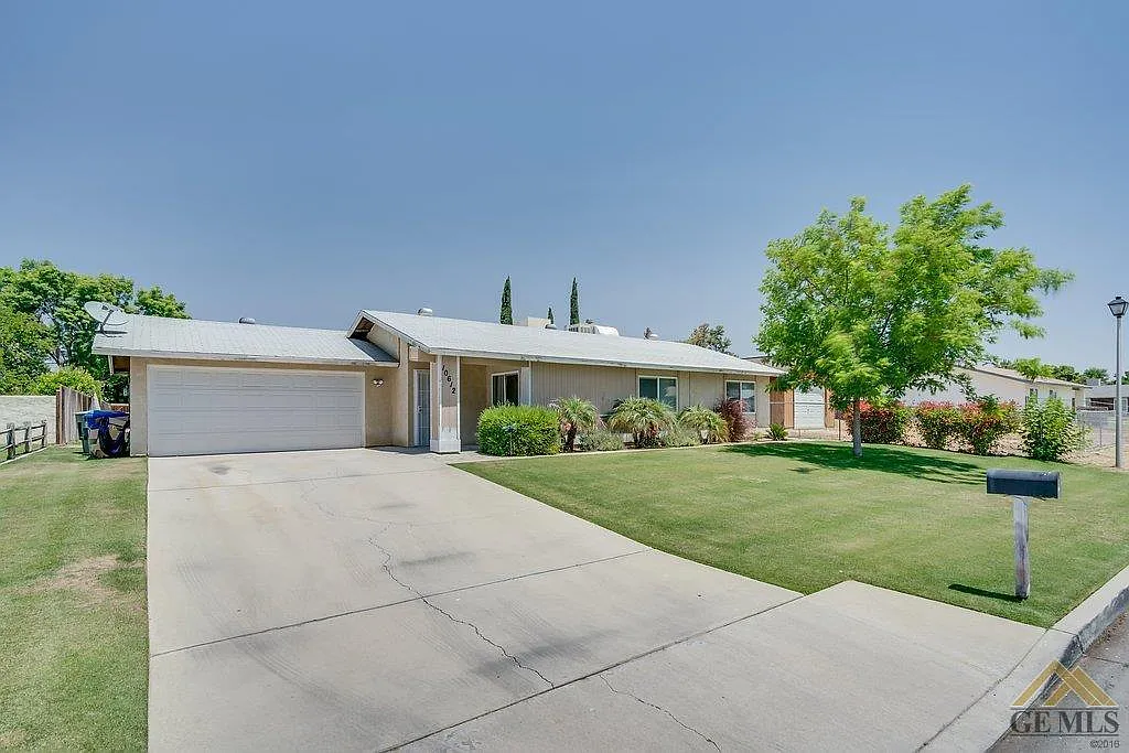 10612 Paul Ave photo 1