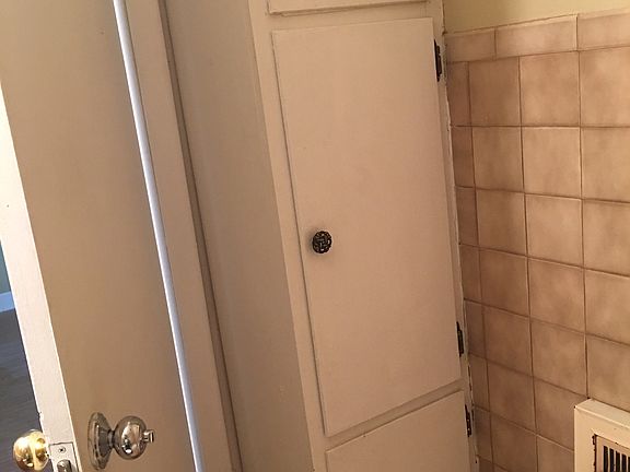 4th image of 4840 Durbin Ave