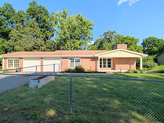 4th image of 821 Commanche Dr