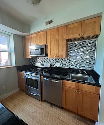 3rd image of 4011 Allston St APT 2D