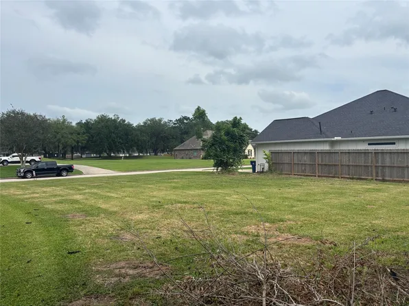 2510 Ridgewood Dr, West Columbia, TX 77486