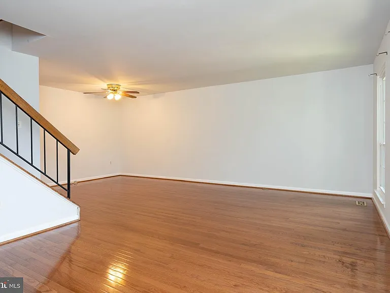 4683 Joanna Ct — Photo 37