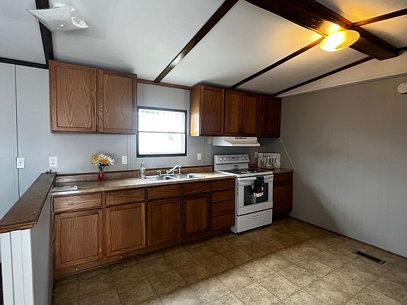 4th image of 2220 Prospect Cir #8e3c27cd7