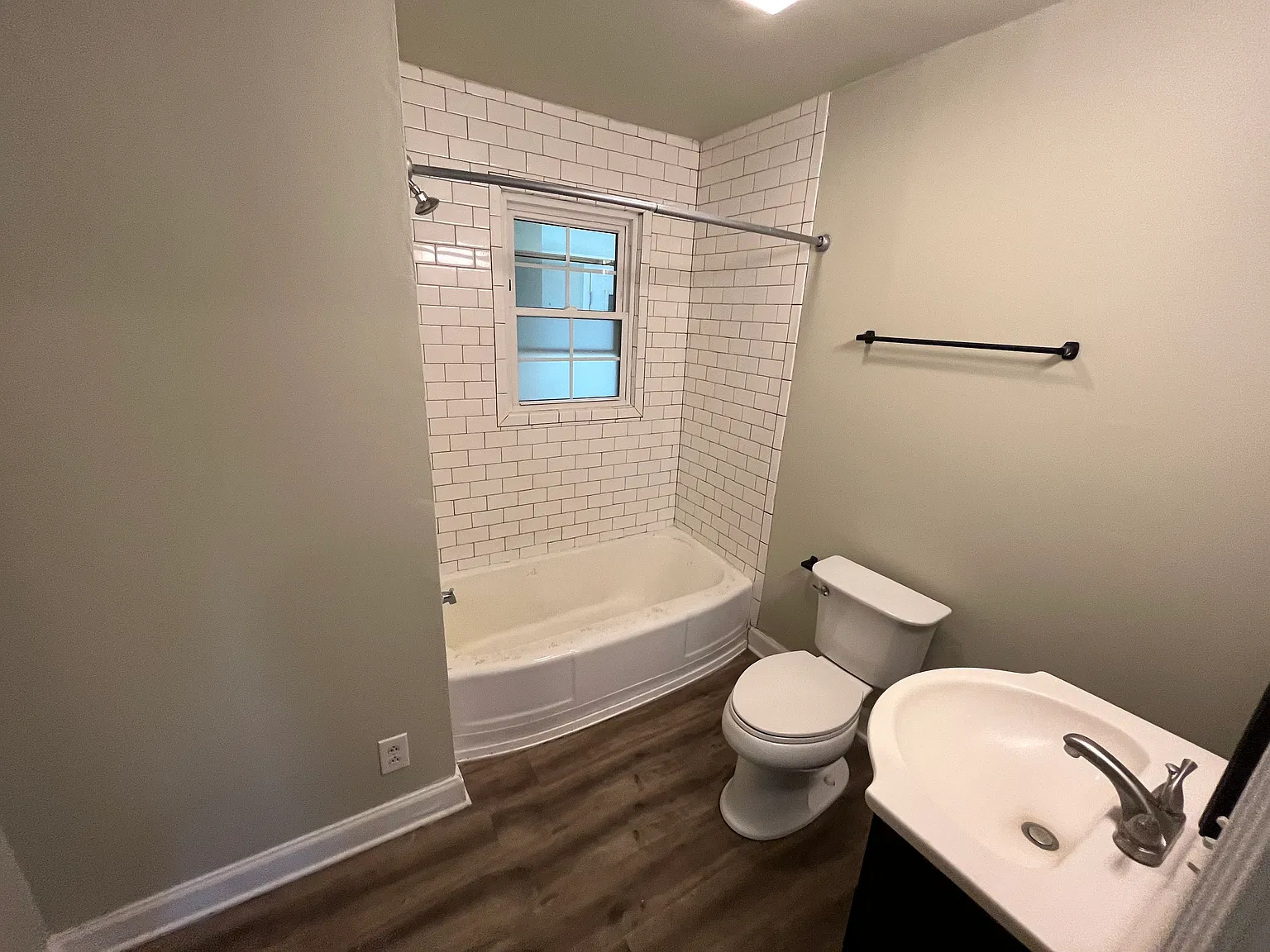 2 bed, 850 sqft, $1,695 — Photo 2
