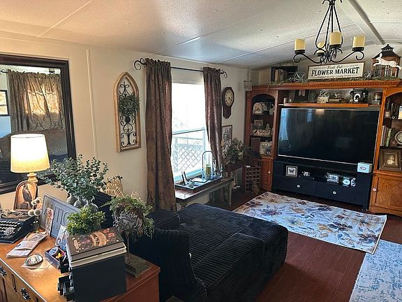 4th image of 2480 Beatrice Rd